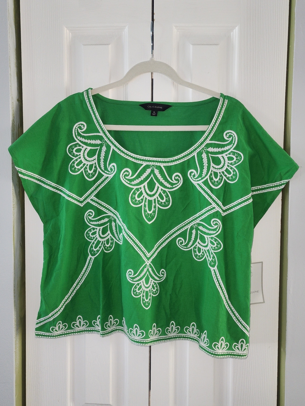 Cslligraphie Fesitval Ready Kelly Green With White Embroidery Scoop-Neck Tunic